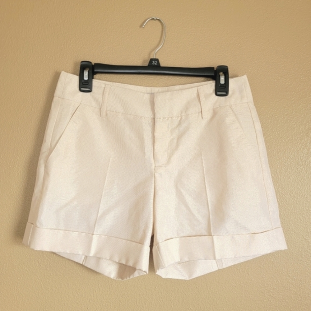Jennifer Lopez Shorts Cream Gold Glitter, Size 4